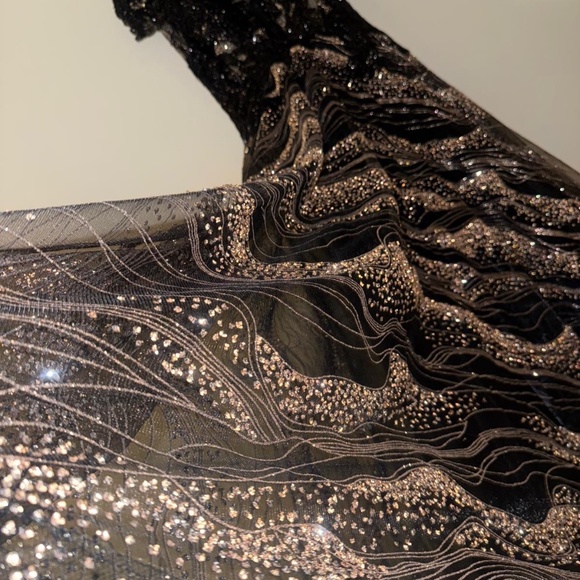 Party dresses - Picture 3 of 17